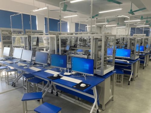 AOC一体机助力贺州学院 携手打造人工智能未来工厂与智能家居设备新生态